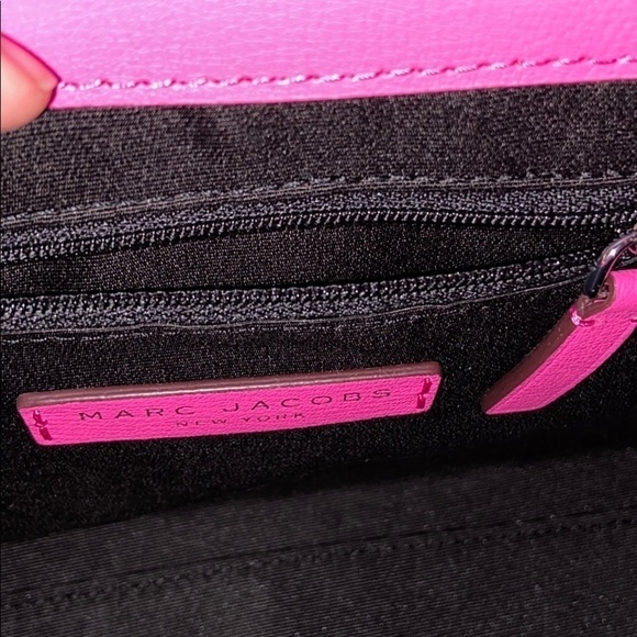 Marc Jacobs Pink Purse. - Picture 3 of 8